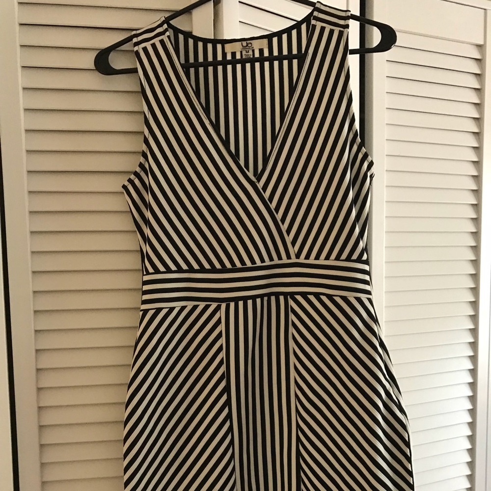 Cute boutique dress Size M
